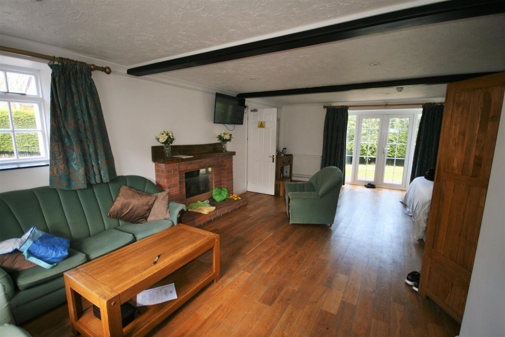 BEDROOM 1